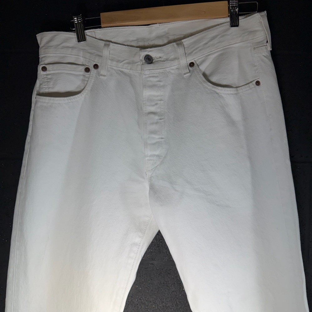 Levi's Men's White Straight Jeans - Picture 5 of 16